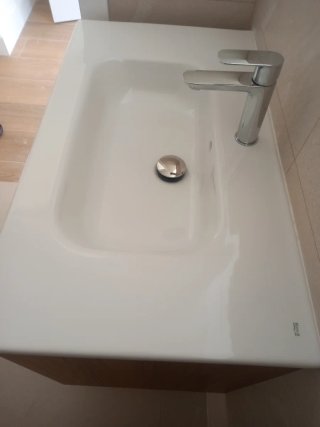 Mueble de baño madera y porcelana