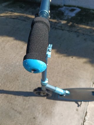Patinete urbano azul Modelo: Tijuana City 180.