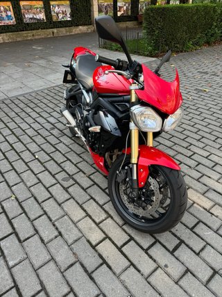 Triumph Street Triple 675 2016