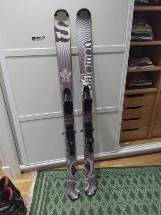 Esquís Salomon Knight 161