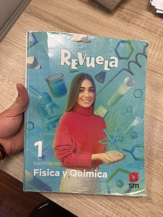 Física y Química 1o Bachillerato : Revuela