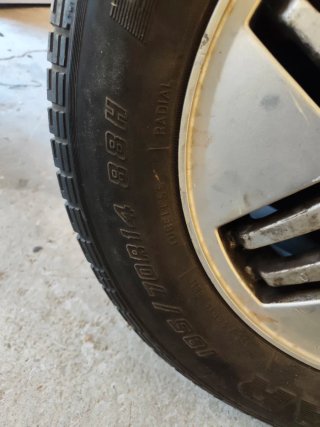 Se vende Rueda Goodyear Eagle NCT 2 185/70R14