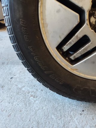 Se vende Rueda Goodyear Eagle NCT 2 185/70R14