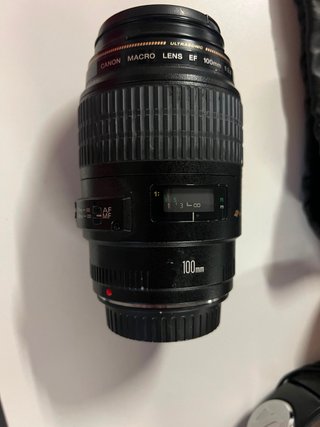 Canon EF 100mm f/2.8 Macro USM