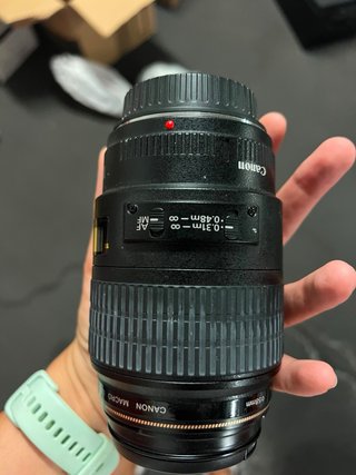Canon EF 100mm f/2.8 Macro USM
