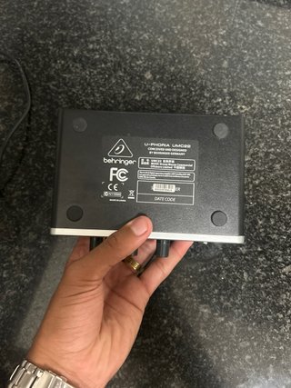 Interfaz de audio Behringer