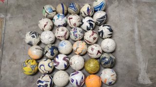 Vendo Palloni e abbigliamento sportivo usato