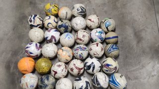 Vendo Palloni e abbigliamento sportivo usato