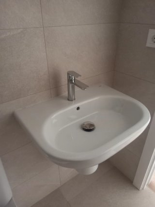 Lavabo de porcelana blanco