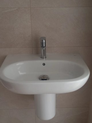 Lavabo de porcelana blanco