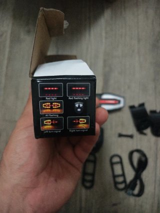 Luz trasera bicicleta con intermitentes inalámbric