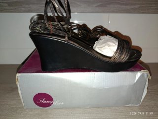 Sandalias Aurea Alves Plataforma Negro/Dorado