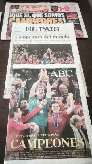 Moneda Plata Campeones del Mundo 2026 + Periódicos