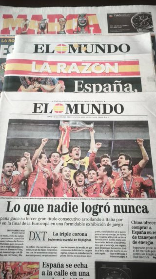 Moneda Plata Campeones del Mundo 2026 + Periódicos