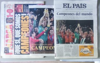 Moneda Plata Campeones del Mundo 2026 + Periódicos