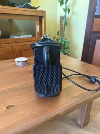Cafetera Nespresso Inissia DeLonghi EN80B