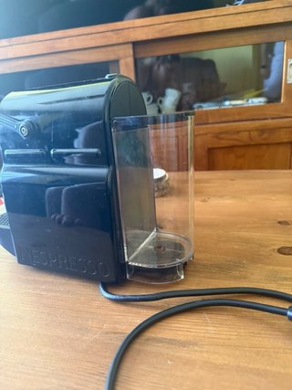 Cafetera Nespresso Inissia DeLonghi EN80B
