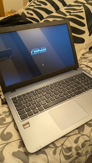Portátil ASUS F540Y 15.6 AMD E1-7010 4GB 1TB