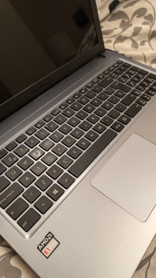 Portátil ASUS F540Y 15.6 AMD E1-7010 4GB 1TB