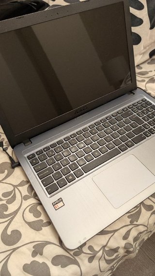 Portátil ASUS F540Y 15.6 AMD E1-7010 4GB 1TB