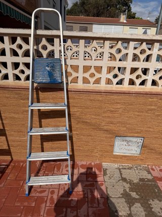 Escalera aluminio 5 peldaños