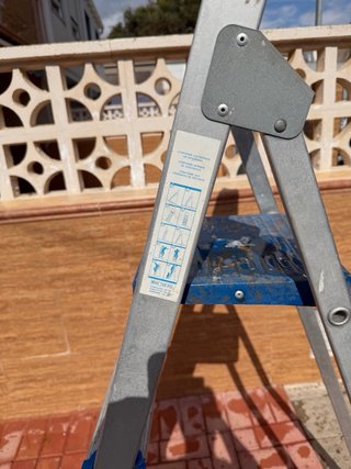 Escalera aluminio 5 peldaños