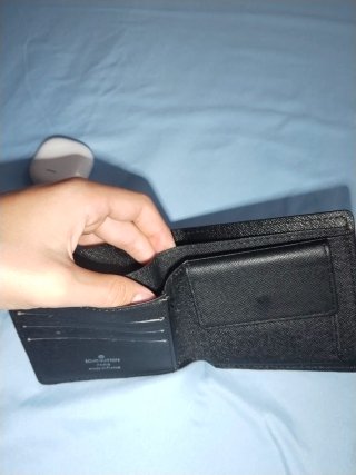 Cartera Louis Vuitton Negra