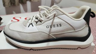 Tenis Guess blancos