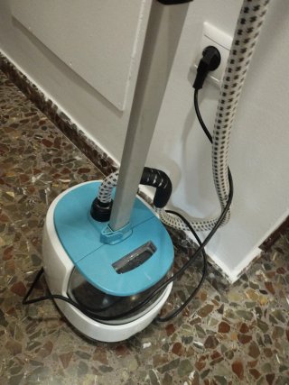 Plancha de Vapor Vertical Sogo 1800W