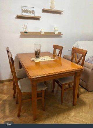 Mesa extensible madera maciza + 4 sillas