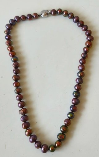 Collar de perlas con cierre de oro