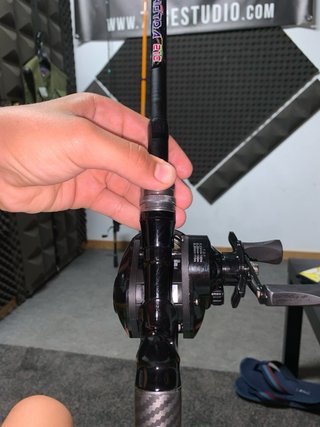 Carrete de pesca baitcasting