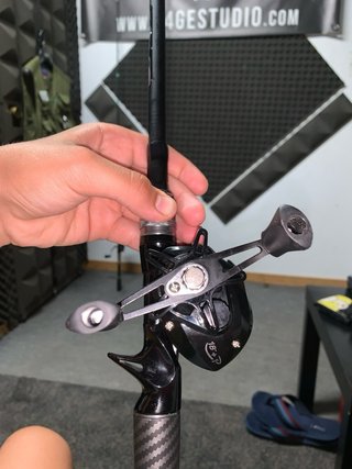 Carrete de pesca baitcasting
