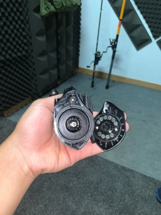 Carrete de pesca baitcasting
