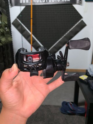 Carrete de pesca baitcasting