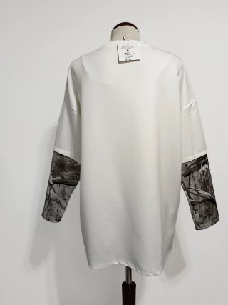 Sudadera oversize blanca con estampado