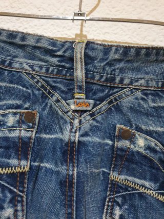 Jeans azules desgastados