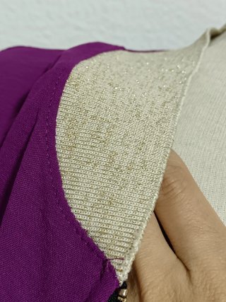 Chaqueta Morada con Detalles Beige