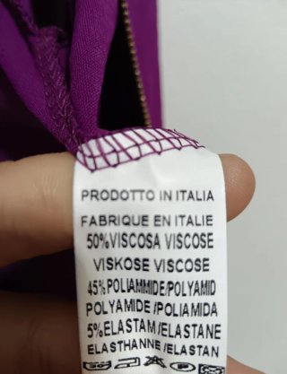 Chaqueta Morada con Detalles Beige
