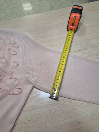 Camisa Zara rosa con volantes