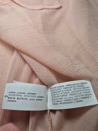 Camisa Zara rosa con volantes