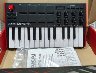 Akai MPK mini MPC Beats MIDI Controller