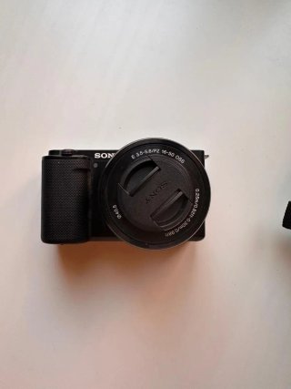 Sony Alpha ZV-E10 + 16-50mm + RØDE Wireless GO II
