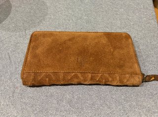 Cartera Larga Cremallera Ante Marrón