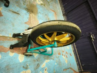 Llantas y basculante monobrazo Aprilia Futura