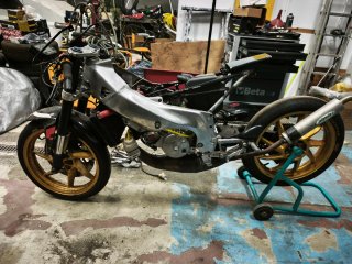 Llantas y basculante monobrazo Aprilia Futura
