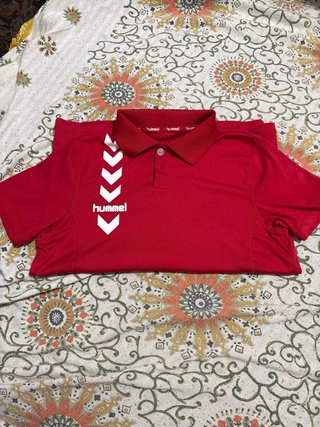 Camisa polo deportiva roja Hummel