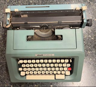 Máquina de escribir Olivetti Studio 46