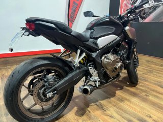 Honda CB 650 R Negra y Plateada