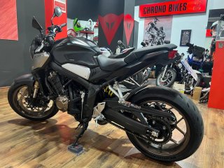 Honda CB 650 R Negra y Plateada